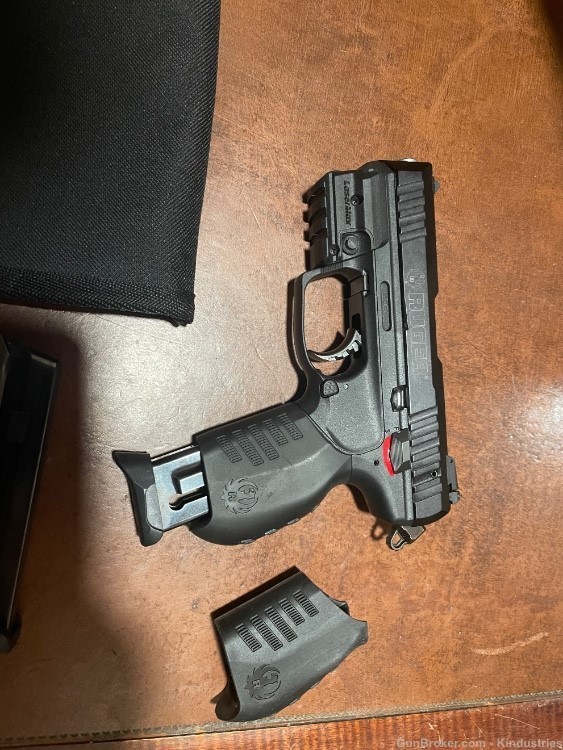 Ruger SR22, two 10rd mags, carrying case, lasermax laser-img-3