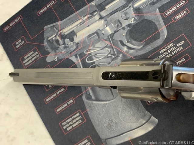 Smith And Wesson 617-5 6" Barrel .22LR-img-11