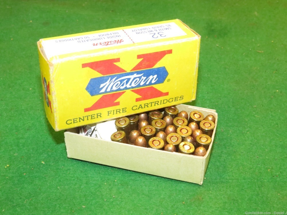 Collector's Vintage Western Super-X .32 Smith & Wesson Box and Ammo (33) -img-1