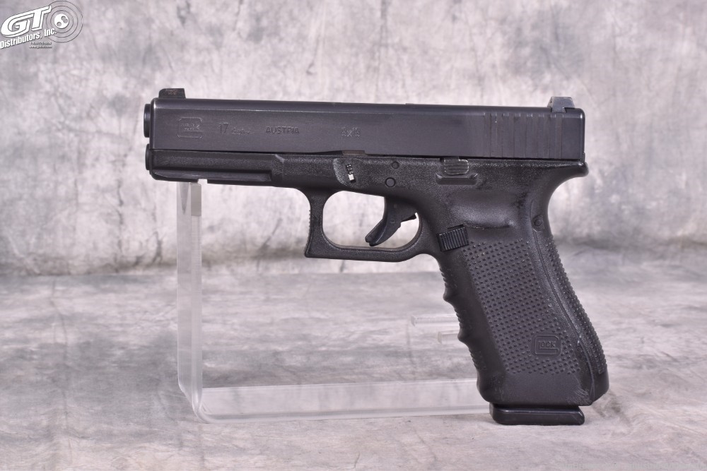 Glock 17 GEN 4 9mm with case-img-1