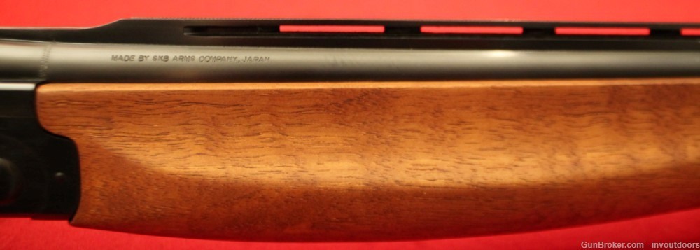 SKB 5600 O/U 12 ga 28" vent rib barrels fixed skeet and skeet chokes.-img-25