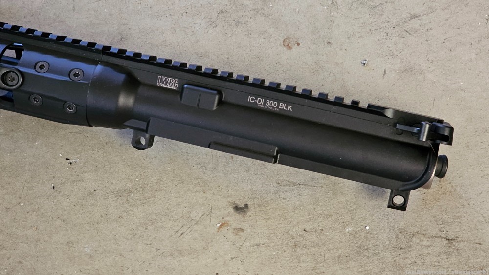 LWRC IC-DI 16" 300 blackout complete upper exc condition, black.-img-2