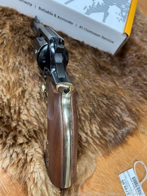 NEW Henry Big Boy Revolver 357mag  With Gunfighter Grip & 4" Barrel -img-2