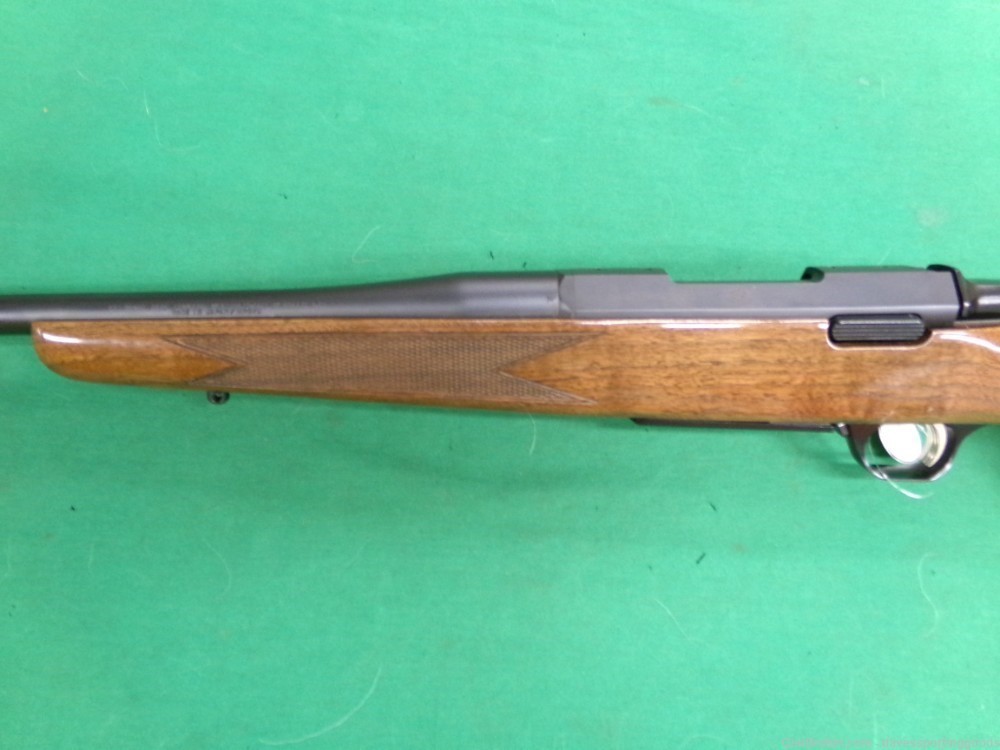 BROWNING A BOLT .300 WSM BOLT ACTION RIFLE WALNUT 2001 MFG TANG SAFETY-img-3