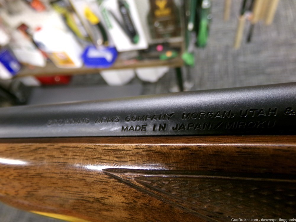 BROWNING A BOLT .300 WSM BOLT ACTION RIFLE WALNUT 2001 MFG TANG SAFETY-img-8