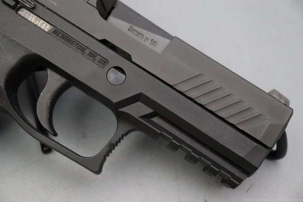 Sig Sauer P320 Compact 9mm 3.9" w/Box-img-6