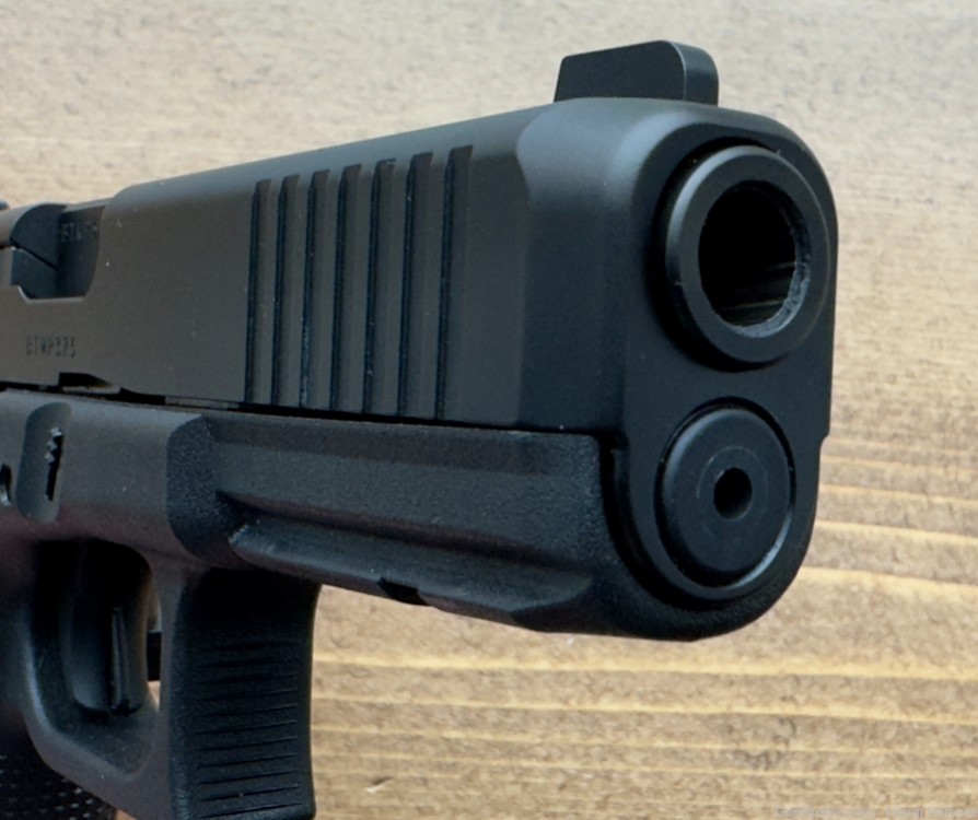 GLOCK 17 Gen 5 MOS - BLUE LABEL - 9mm Pistol - RARE - Excellent Condition!-img-2