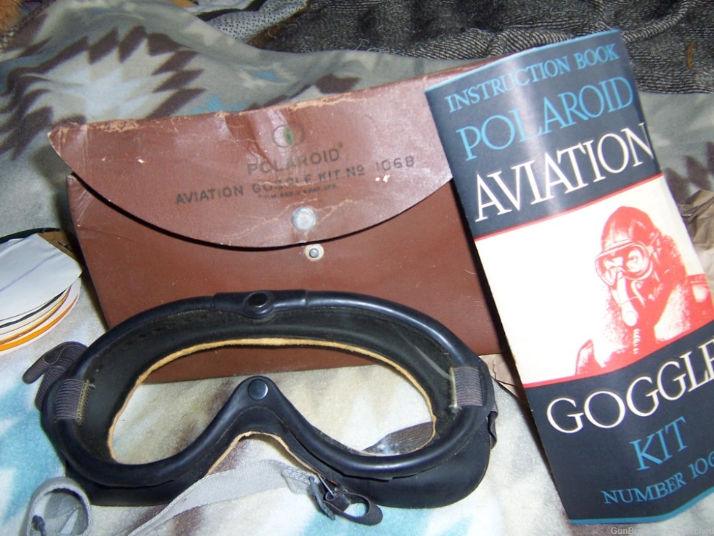 Original U.S. WWII Polaroid Aviation B-8 Goggle Kit No. 1068-img-2
