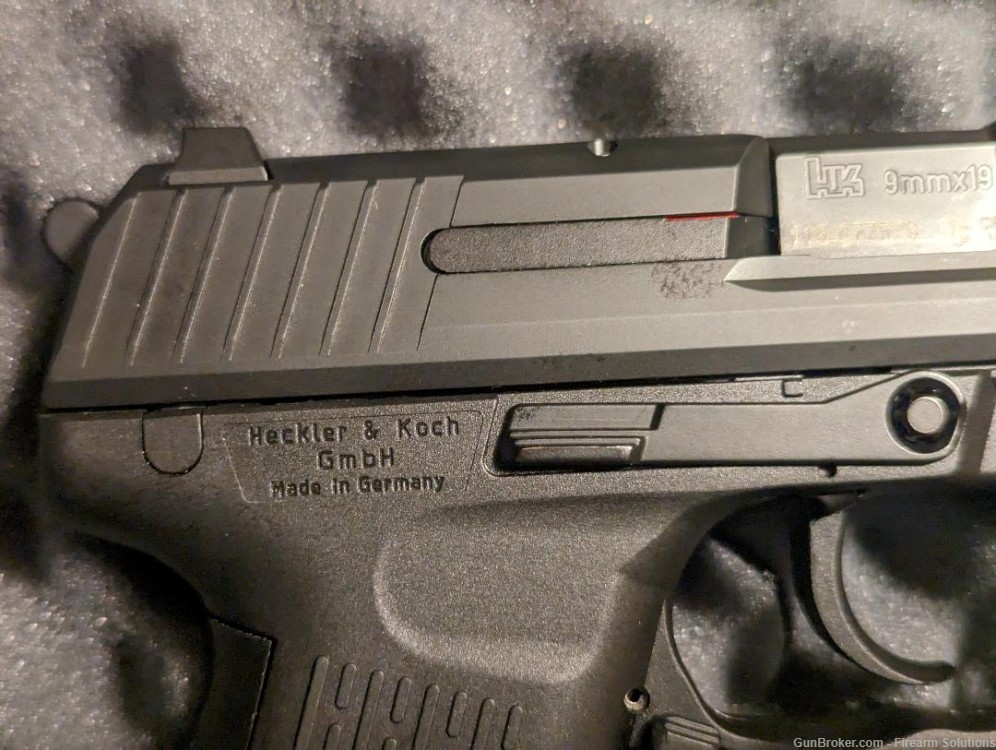 2000 V3 Factory 'New’ w/ 2 Mags and Green Laser/Light Combo-img-2