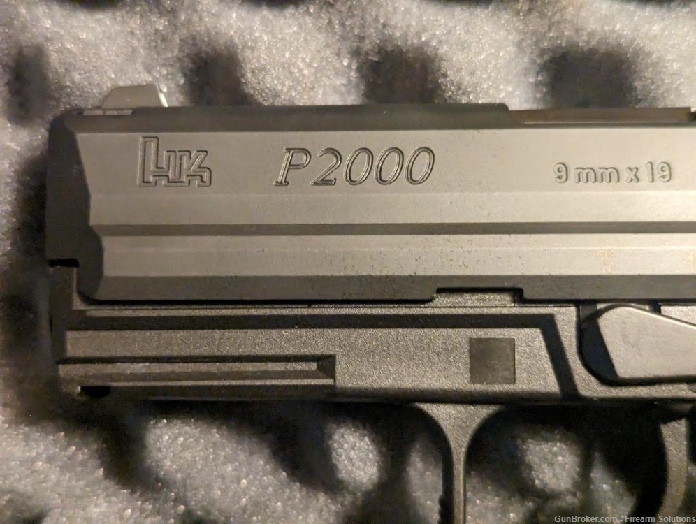 2000 V3 Factory 'New’ w/ 2 Mags and Green Laser/Light Combo-img-5