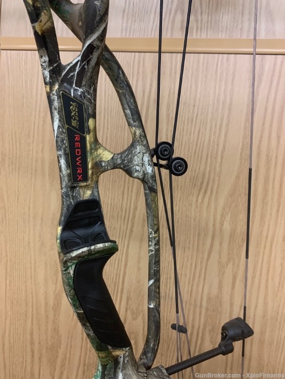 NEW Hoyt RX-3 Ultra Carbon Redwrx Compound Bow-img-1