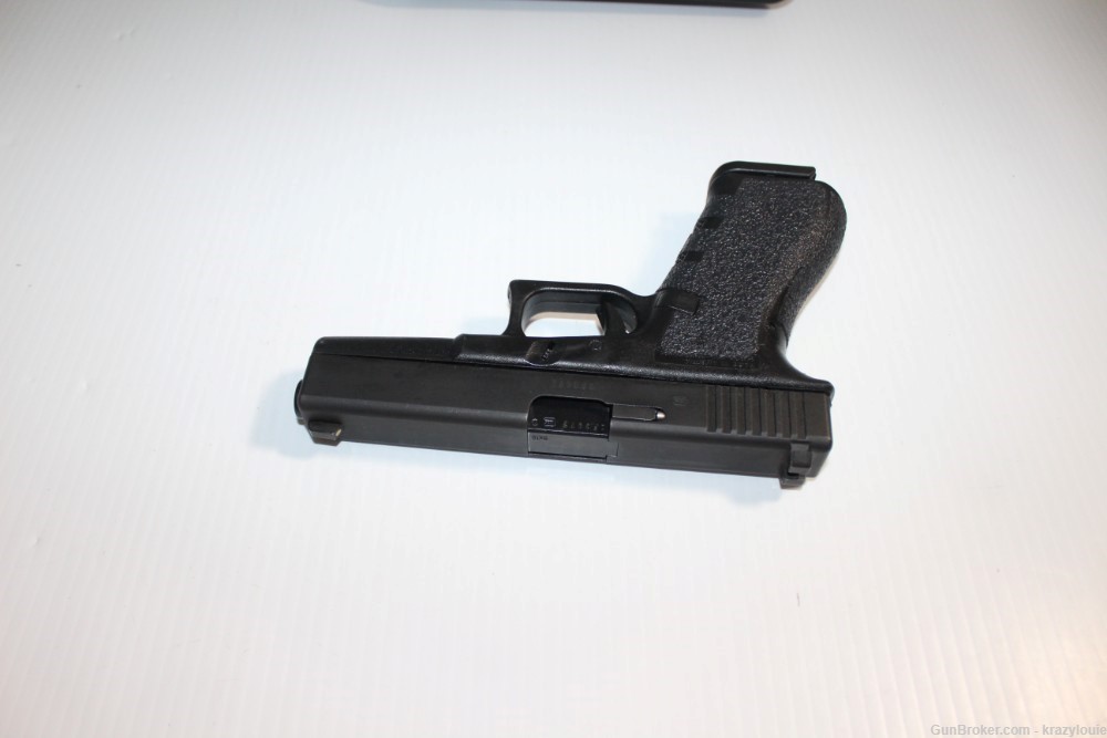 Glock 17 Gen 2 9mm 9x19 4" Semi Auto Pistol G17 w/ 10rnd Mag NICE-img-6