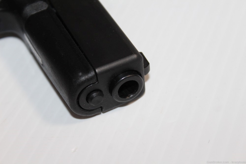Glock 17 Gen 2 9mm 9x19 4" Semi Auto Pistol G17 w/ 10rnd Mag NICE-img-25