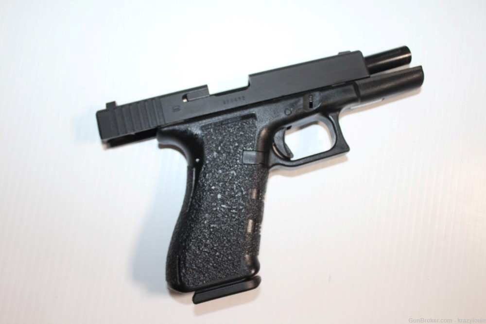 Glock 17 Gen 2 9mm 9x19 4" Semi Auto Pistol G17 w/ 10rnd Mag NICE-img-26