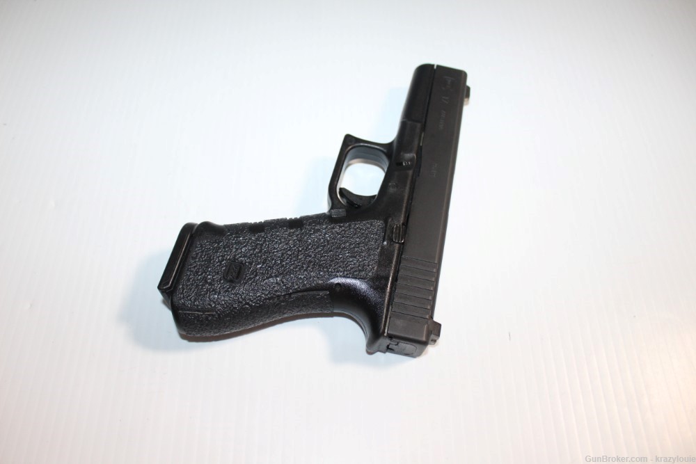 Glock 17 Gen 2 9mm 9x19 4" Semi Auto Pistol G17 w/ 10rnd Mag NICE-img-11