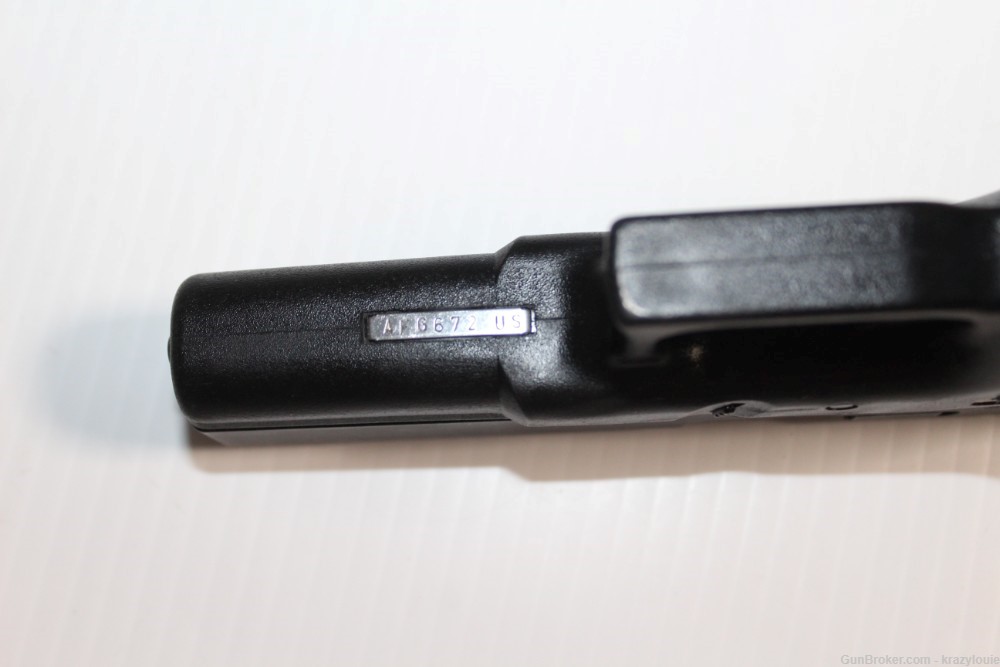 Glock 17 Gen 2 9mm 9x19 4" Semi Auto Pistol G17 w/ 10rnd Mag NICE-img-15