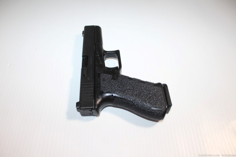Glock 17 Gen 2 9mm 9x19 4" Semi Auto Pistol G17 w/ 10rnd Mag NICE-img-7
