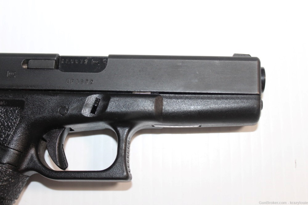 Glock 17 Gen 2 9mm 9x19 4" Semi Auto Pistol G17 w/ 10rnd Mag NICE-img-21