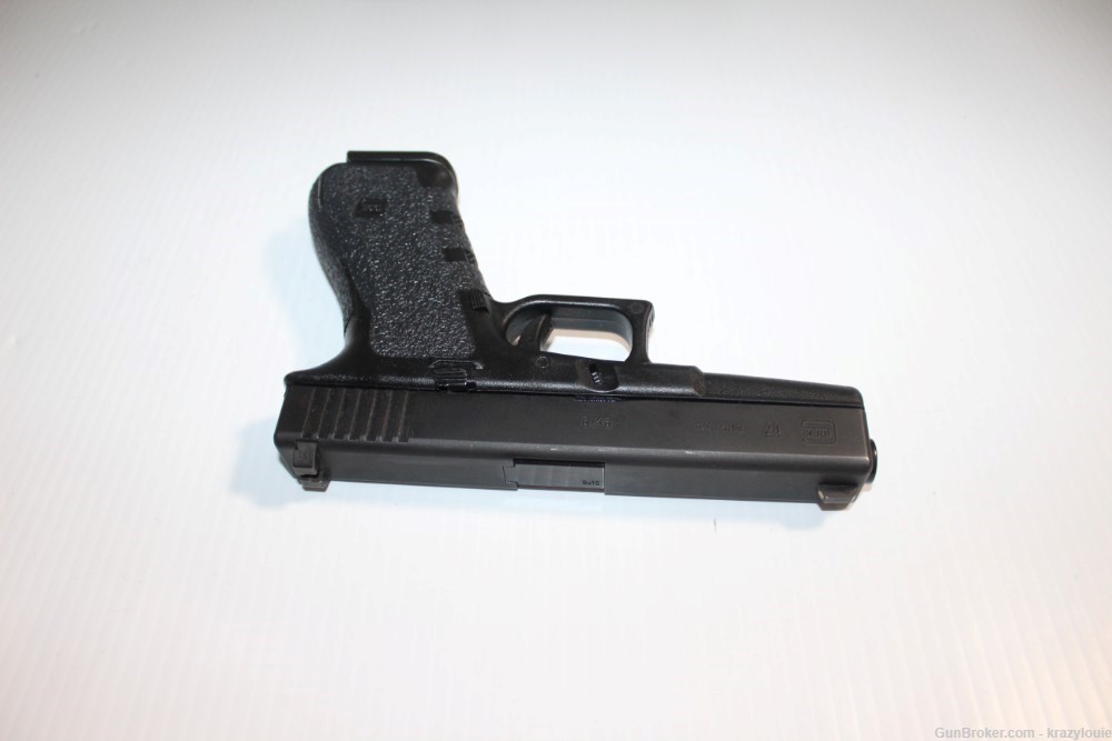 Glock 17 Gen 2 9mm 9x19 4" Semi Auto Pistol G17 w/ 10rnd Mag NICE-img-12