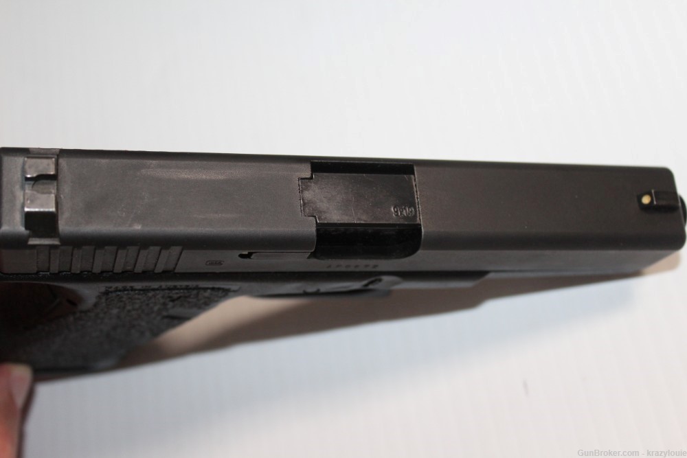 Glock 17 Gen 2 9mm 9x19 4" Semi Auto Pistol G17 w/ 10rnd Mag NICE-img-24