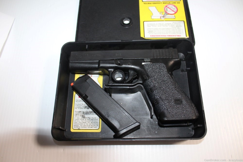 Glock 17 Gen 2 9mm 9x19 4" Semi Auto Pistol G17 w/ 10rnd Mag NICE-img-30