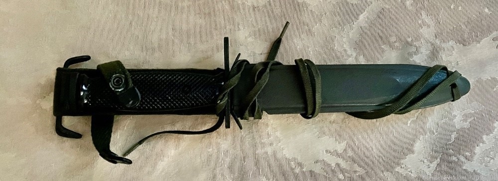 U.S. GI Colt M7 Bayonet with Scabbard, Unissued-img-2