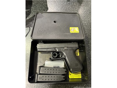Glock 19 Gen 2 with original Tupperware box and U notch mags (early gen)