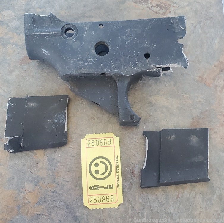 Colt M16A1 Demilled receiver pieces from government issued machinegun -img-1