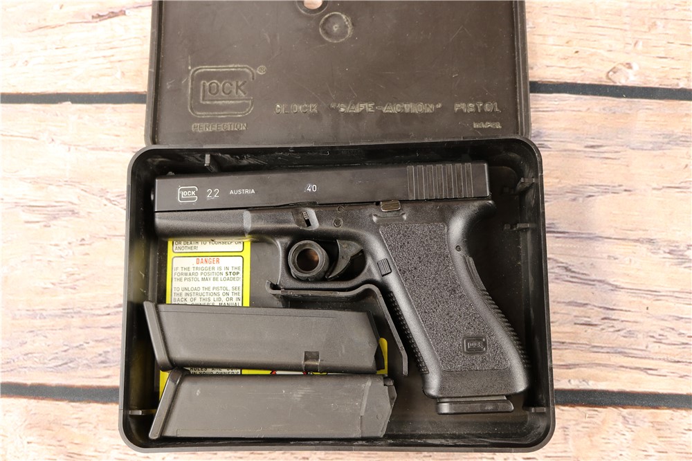 Glock 22 Gen 2 .40 S&W 4.5" Barrel Box 3 Mags-img-0