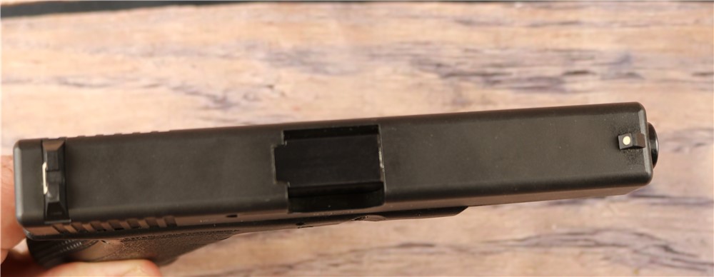 Glock 22 Gen 2 .40 S&W 4.5" Barrel Box 3 Mags-img-4