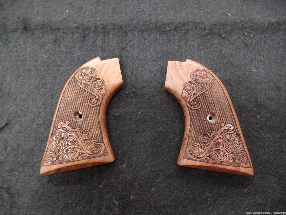 COLT SINGLE ACTION WOOD GRIPS-img-0