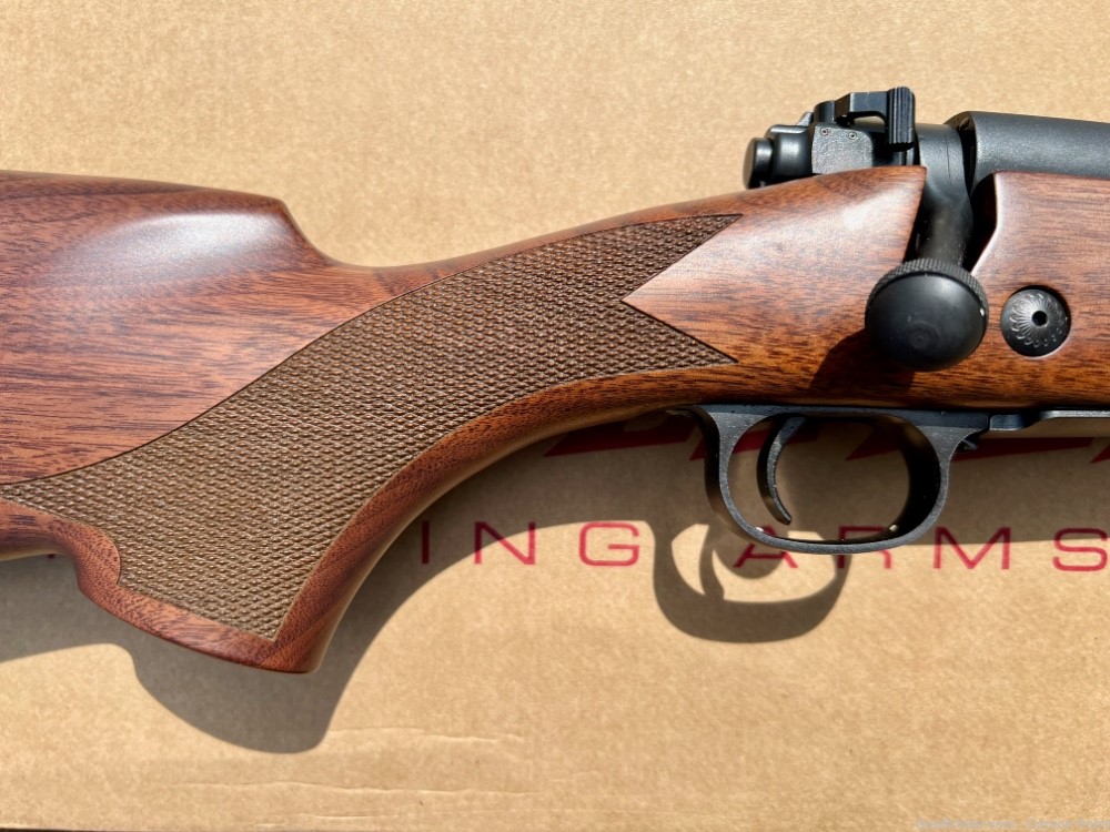 Winchester 70 Safari Express 375 H&H Magnum 24" NIB 2024 -img-5