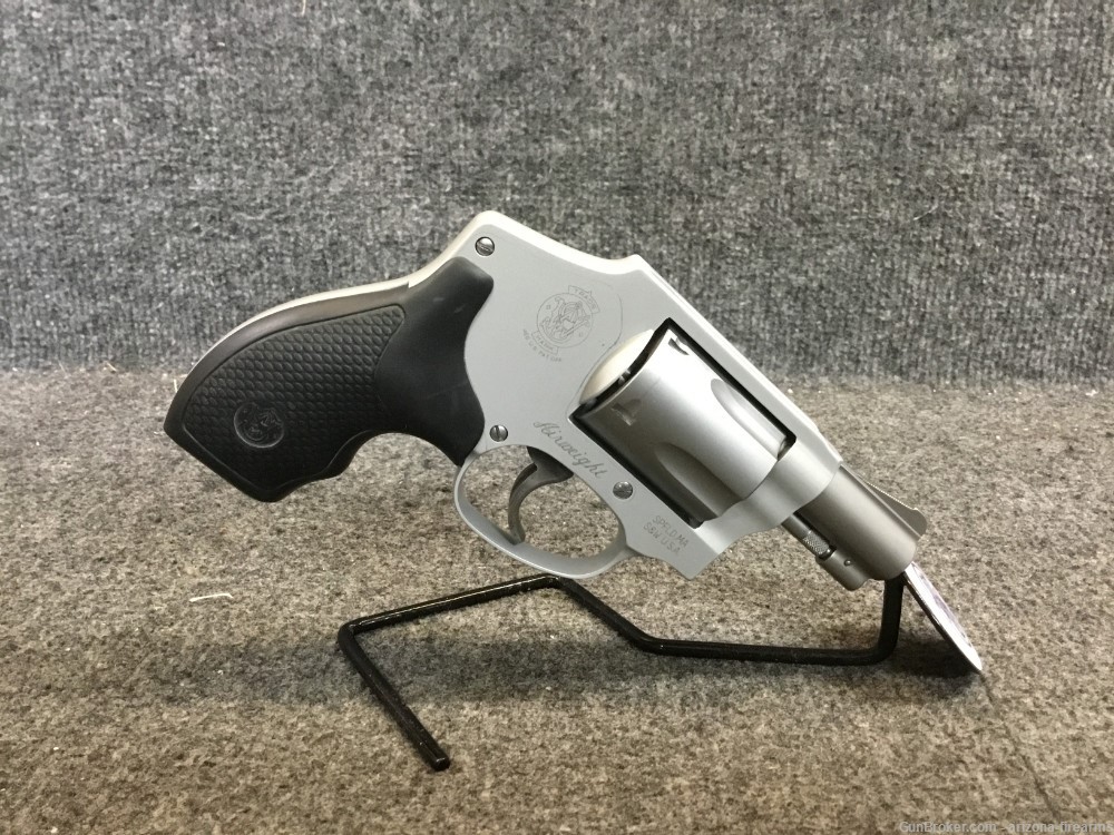 Smith & Wesson 642-2 38SPL Airweight Revolver 5 Shot -img-0