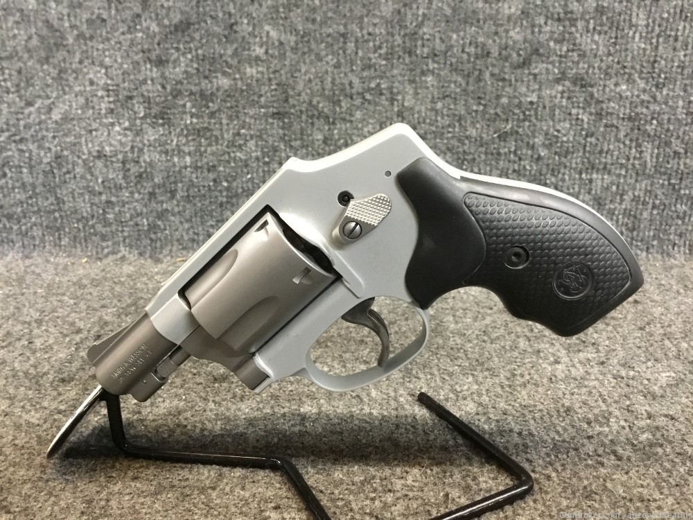 Smith & Wesson 642-2 38SPL Airweight Revolver 5 Shot -img-3