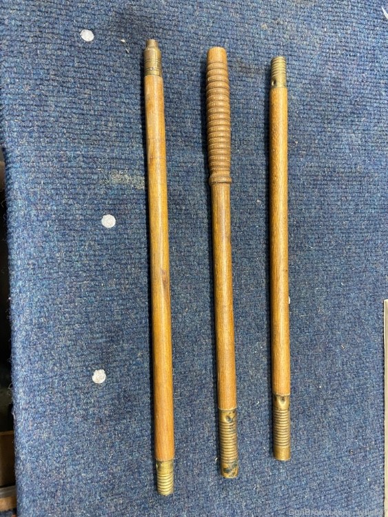 Wooden shotgun cleaning rod antique -img-1