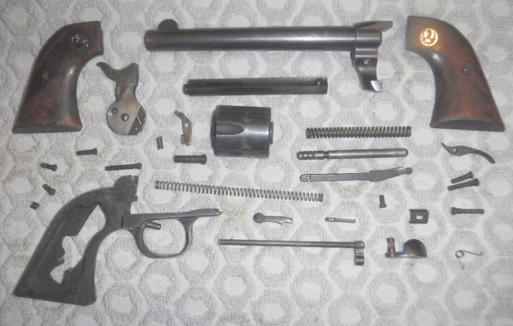 EARLY RUGER SINGLE SIX .22 REVOLVER PARTS SET. VG!-img-0