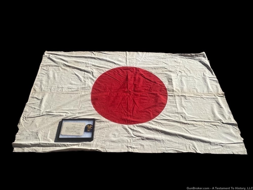 WWII JAPANESE LARGE BARRACKS FLAG- WITH VETERAN CAPTURE PAPERS PROVENANCE-img-0