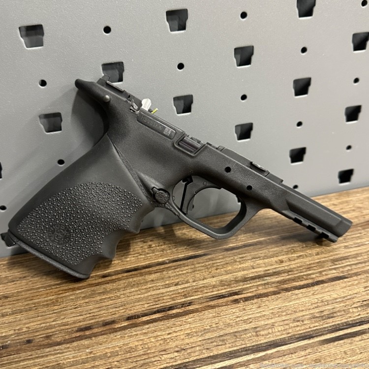 Smith & Wesson M&P40 .40 S&W GUNSMITH SPECIAL! Penny Auction!-img-1