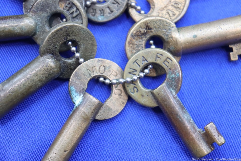 Vintage Lot of 8 US Railroad Lock Brass Skeleton Keys SANTA FE ADLAKE MOPAC-img-8