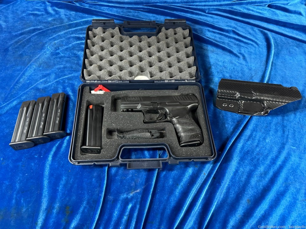 Walther PPQ 9mm Pistol w/Original Hard Case, 5 Magazines, AND a Holster!-img-4