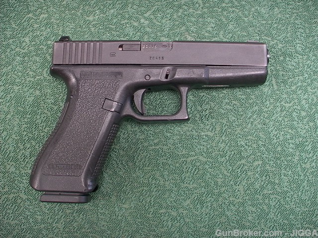 Used Glock 17 Gen 2 9MM-img-2