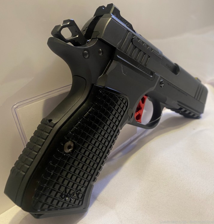 NEW - Dan Wesson DWX Compact Optics Ready 9mm Pistol-img-4