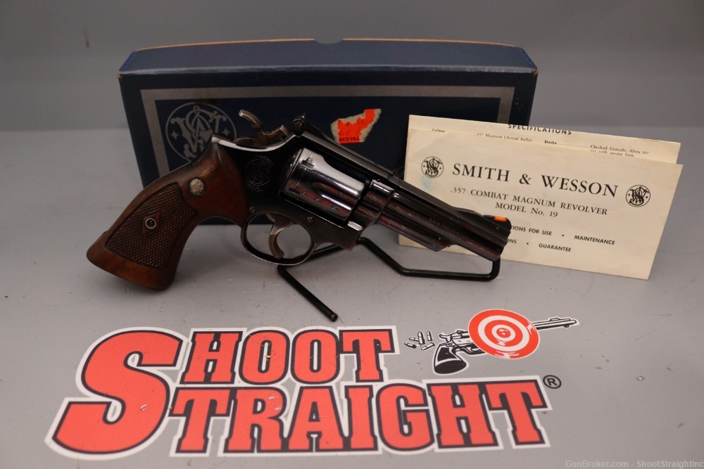 Smith and Wesson Model 19-3 Combat Magnum .357MAG / .38SPL 4" w/ Box-img-43