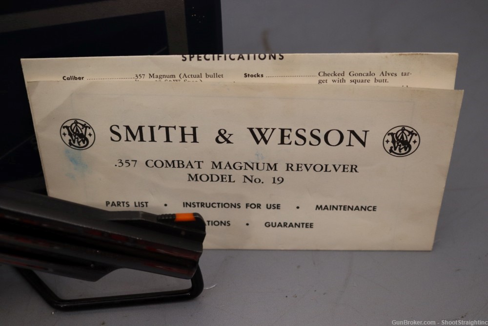 Smith and Wesson Model 19-3 Combat Magnum .357MAG / .38SPL 4" w/ Box-img-2