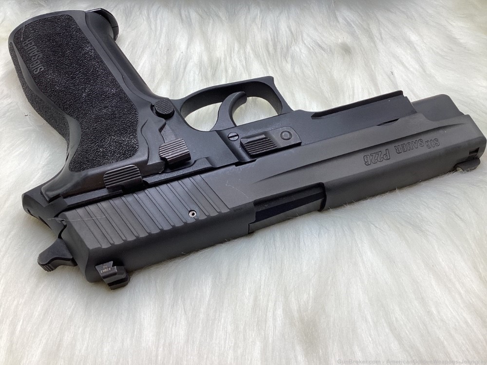 Sig Sauer P226 40 S&W -img-4