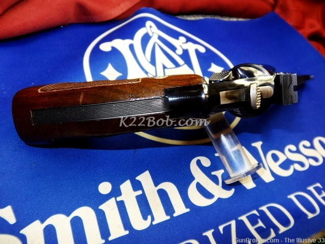 Rare Near Mint Smith & Wesson S&W K-22 Masterpiece 4 screw Revolver in Box -img-19