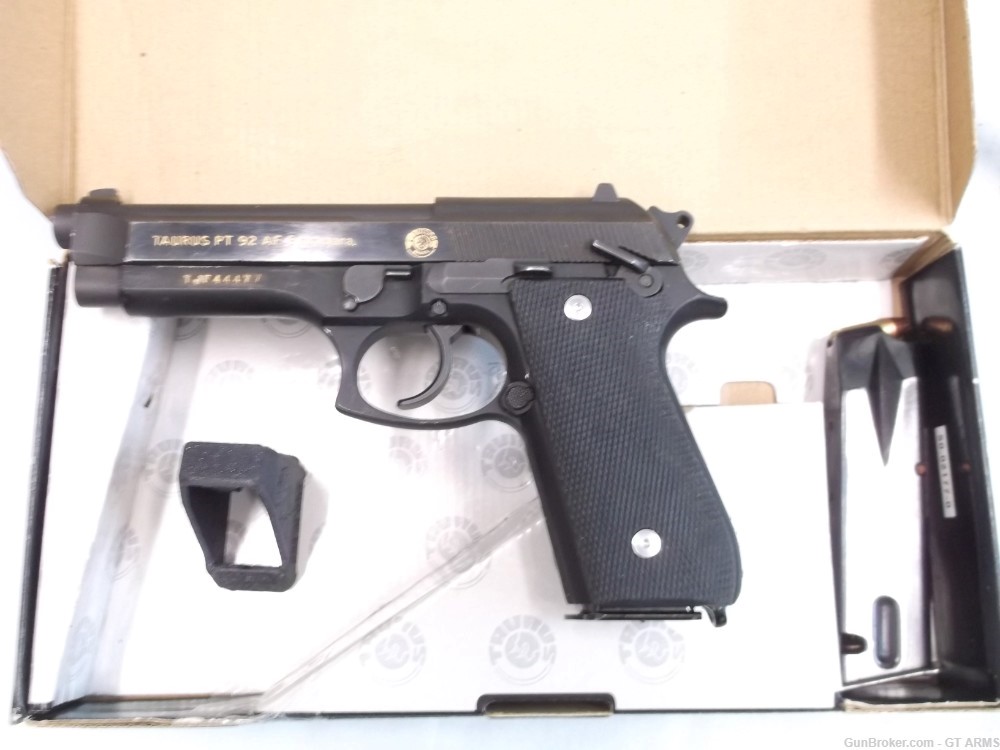 TAURUS M92,9MM, GOLD&SS Accents, HOGUE grips,2-hi-cap mags.READ AUCTION, -img-1