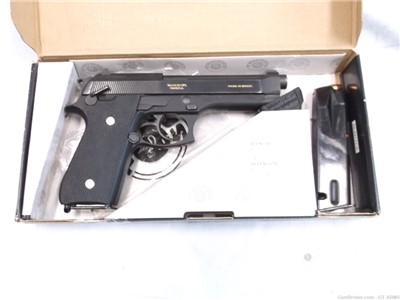 TAURUS M92,9MM, GOLD&SS Accents, HOGUE grips,2-hi-cap mags.READ AUCTION, 