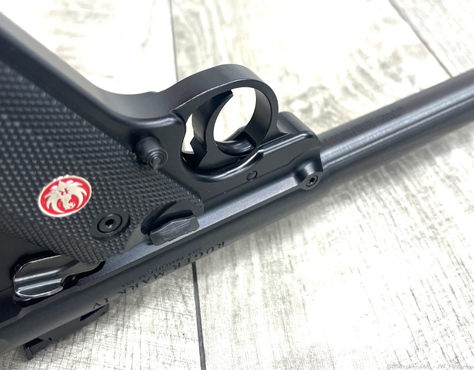 RUGER MKIV 22/45 TARGET .22 LR LIKE NEW-img-20