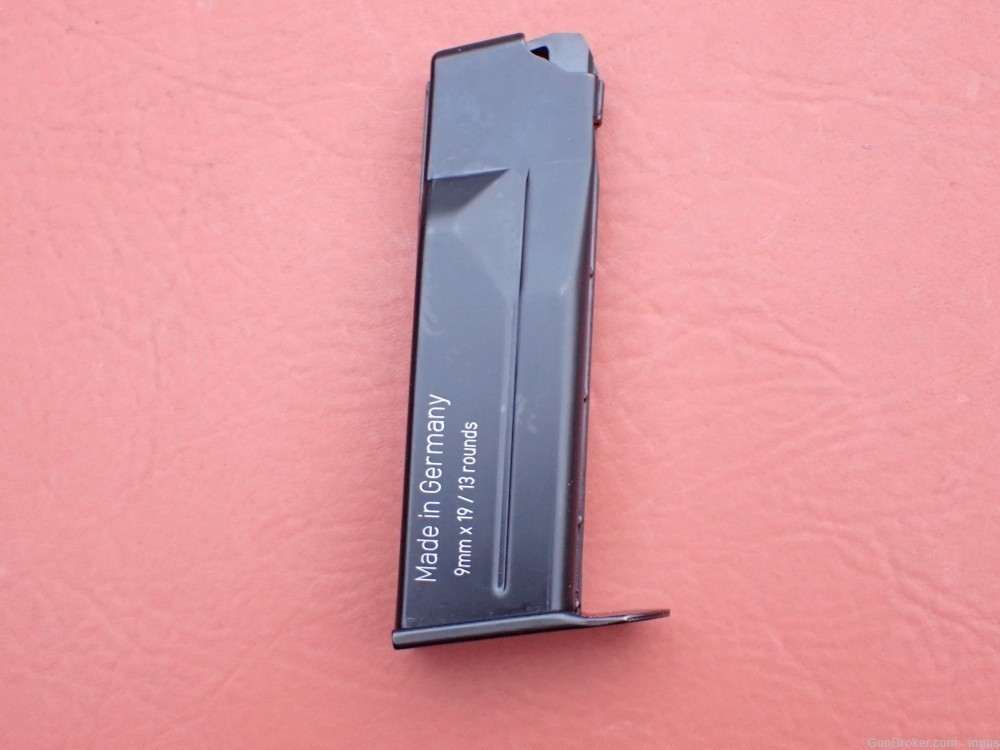 HECKLER & KOCH P7 M13 9MM FACTORY 13 ROUND MAGAZINE 215612S (NEW CONDITION)-img-4